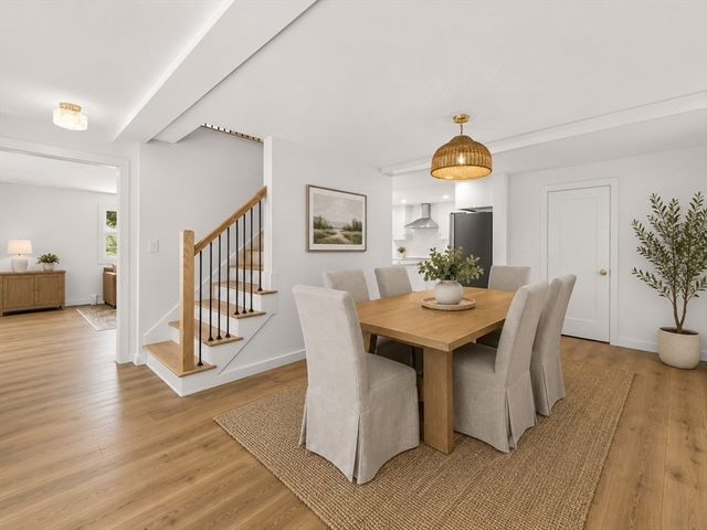 17 Farm St, Medway, MA 02053
