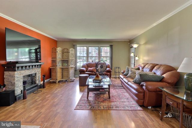 1807-A SEDGEFIELD DR, Mount Laurel, NJ 08054