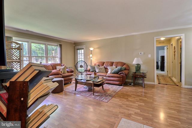 1807-A SEDGEFIELD DR, Mount Laurel, NJ 08054