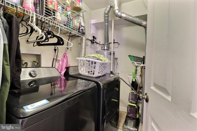 1807-A SEDGEFIELD DR, Mount Laurel, NJ 08054