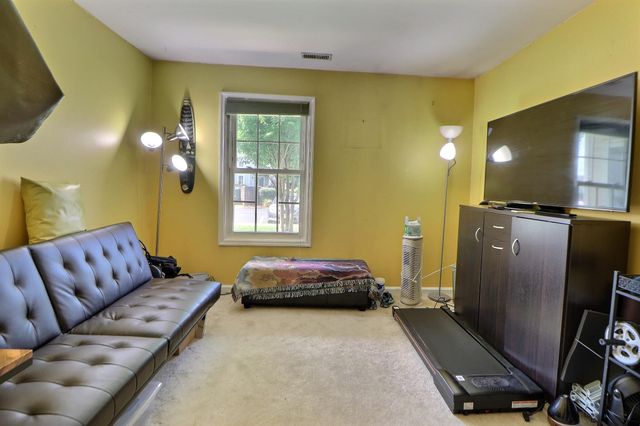 1807-A SEDGEFIELD DR, Mount Laurel, NJ 08054