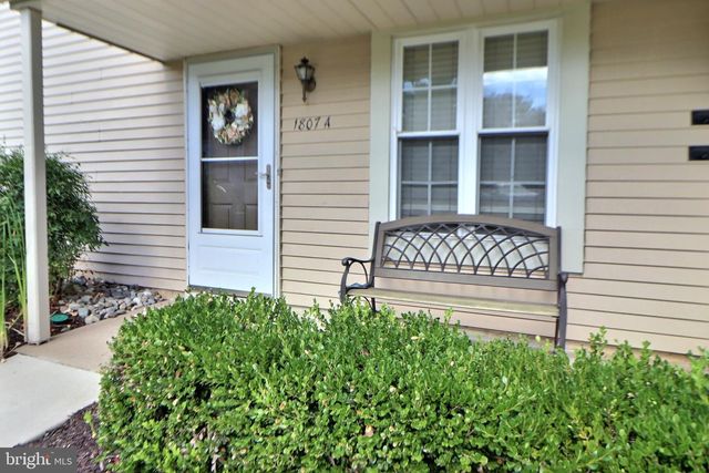 1807-A SEDGEFIELD DR, Mount Laurel, NJ 08054