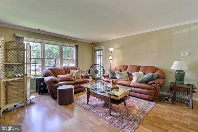 1807-A SEDGEFIELD DR, Mount Laurel, NJ 08054