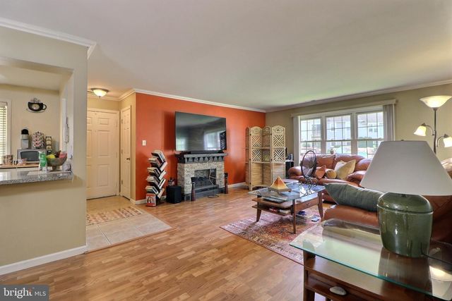 1807-A SEDGEFIELD DR, Mount Laurel, NJ 08054