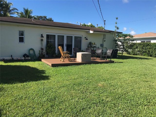 6851 SW 48th Ter, Miami, FL 33155