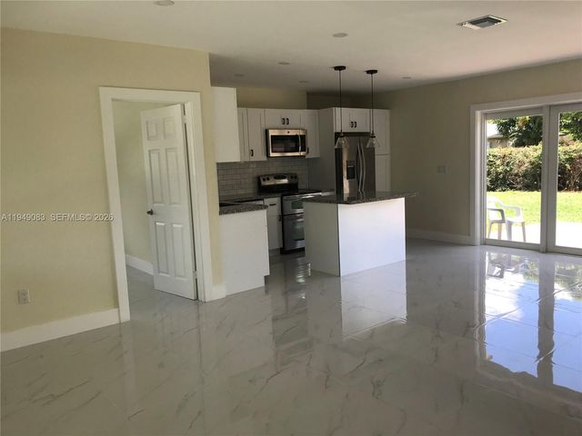 6851 SW 48th Ter, Miami, FL 33155