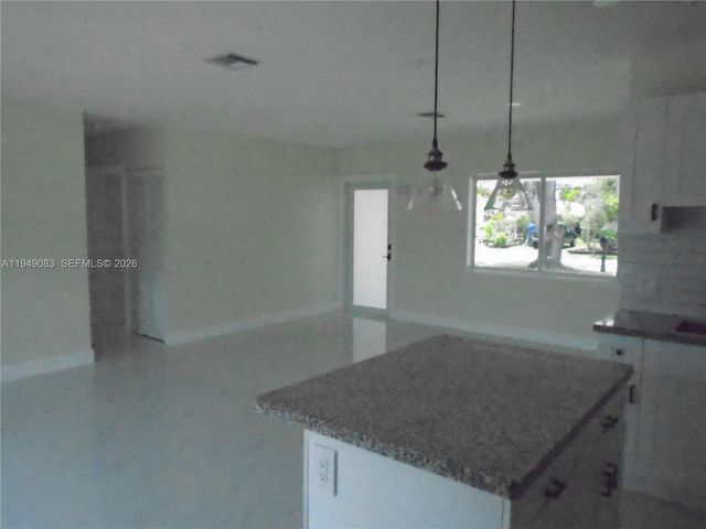 6851 SW 48th Ter, Miami, FL 33155