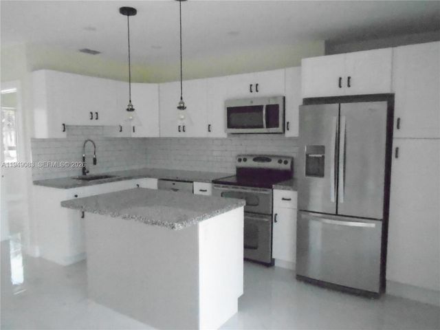 6851 SW 48th Ter, Miami, FL 33155