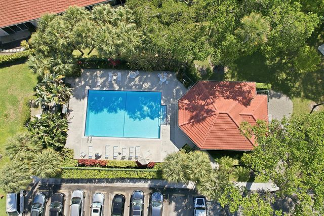 4115 Carriage Drive P2, Pompano Beach, FL 33069