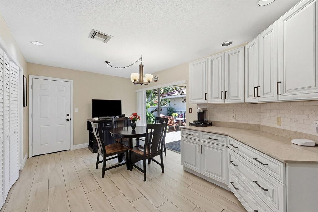 4115 Carriage Drive P2, Pompano Beach, FL 33069