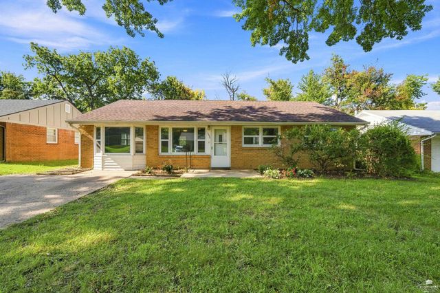 2038 College View, Manhattan, KS 66502