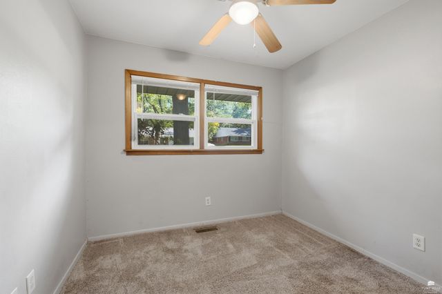 2038 College View, Manhattan, KS 66502