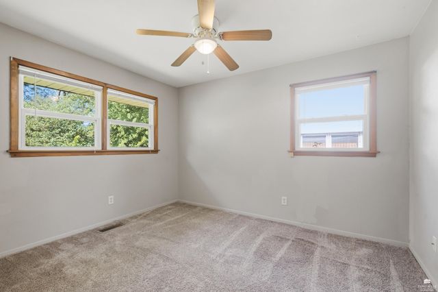 2038 College View, Manhattan, KS 66502