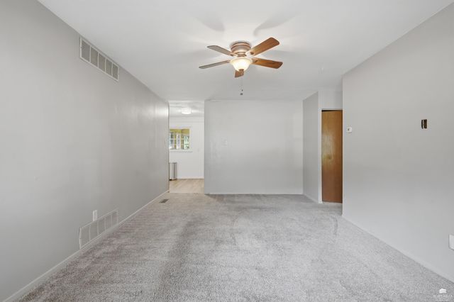 2038 College View, Manhattan, KS 66502