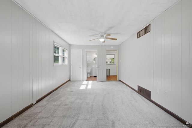 2038 College View, Manhattan, KS 66502