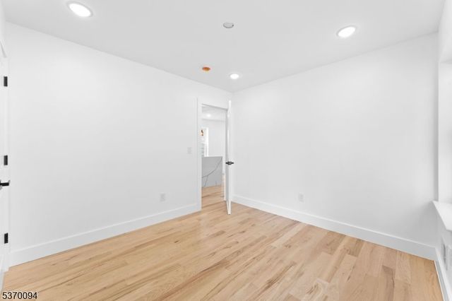 11 S 17Th St, East Orange City, NJ 07018