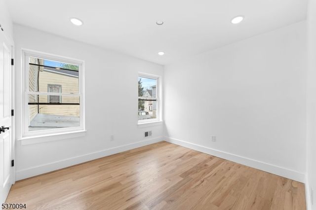 11 S 17Th St, East Orange City, NJ 07018