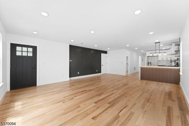 11 S 17Th St, East Orange City, NJ 07018