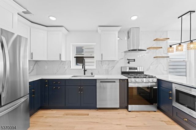 11 S 17Th St, East Orange City, NJ 07018