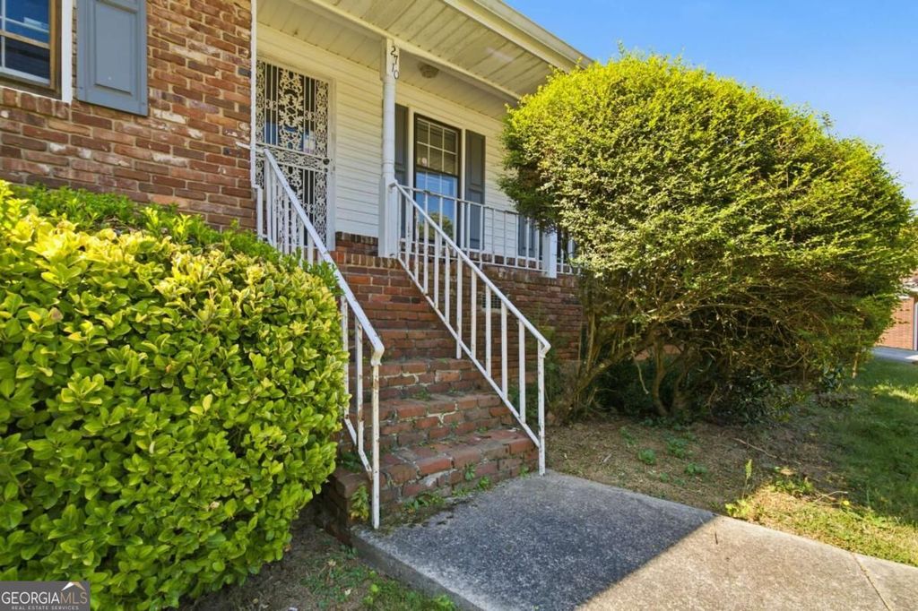 2710 Tanglewood Trail, Atlanta, GA 30344 — photo 2