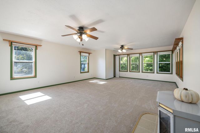 125 DEVRON Circle, East Peoria, IL 61611