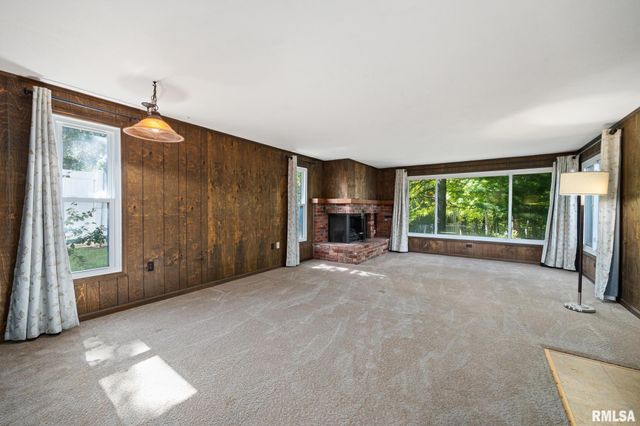 125 DEVRON Circle, East Peoria, IL 61611
