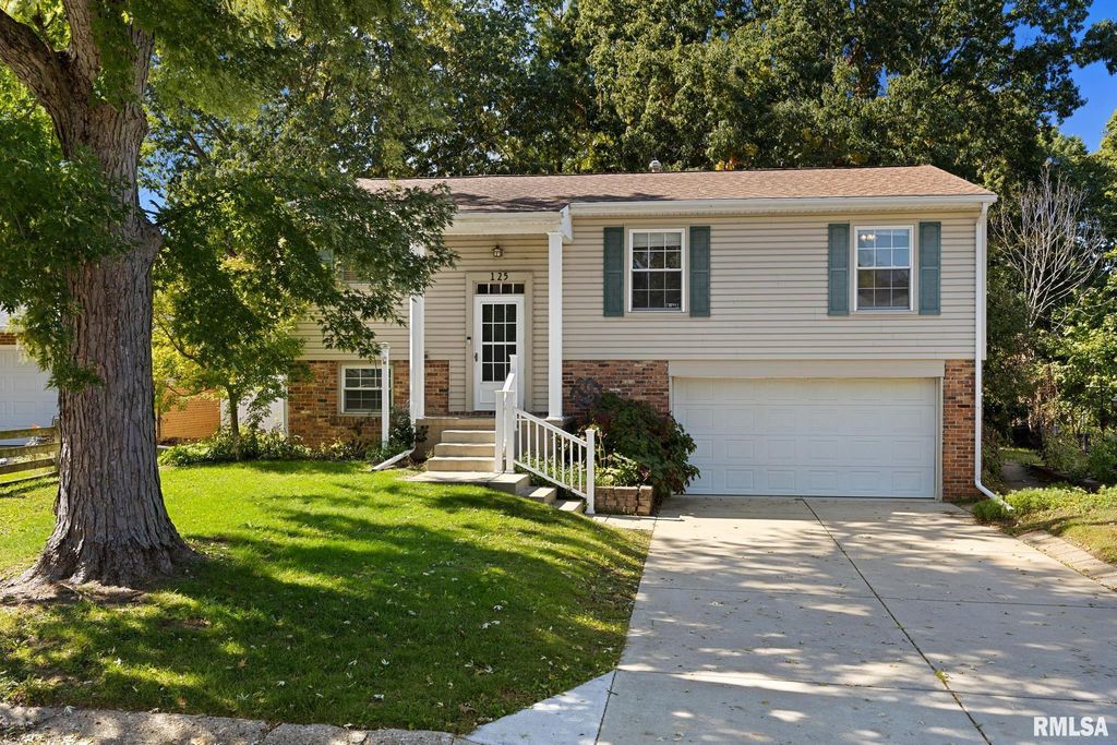 125 DEVRON Circle, East Peoria, IL 61611