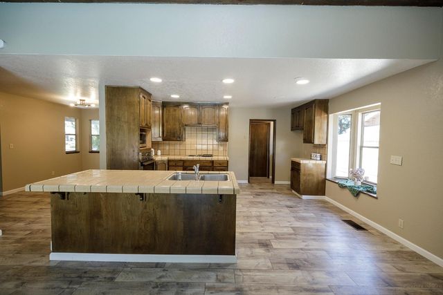 605 W Union, Modesto, CA 95356
