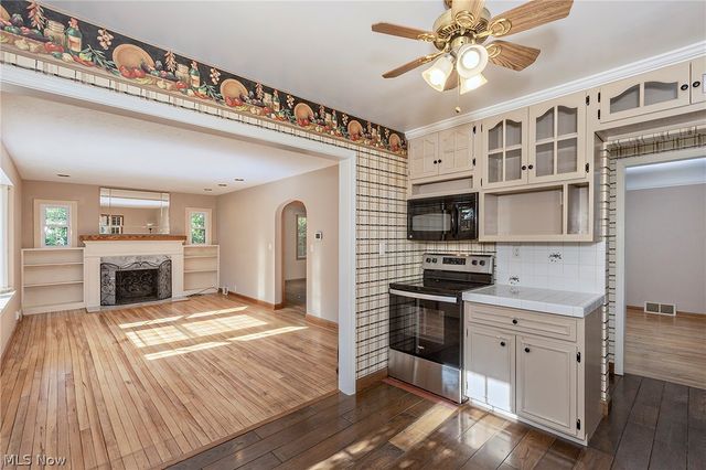 1016 Lander Road, Highland Heights, OH 44143