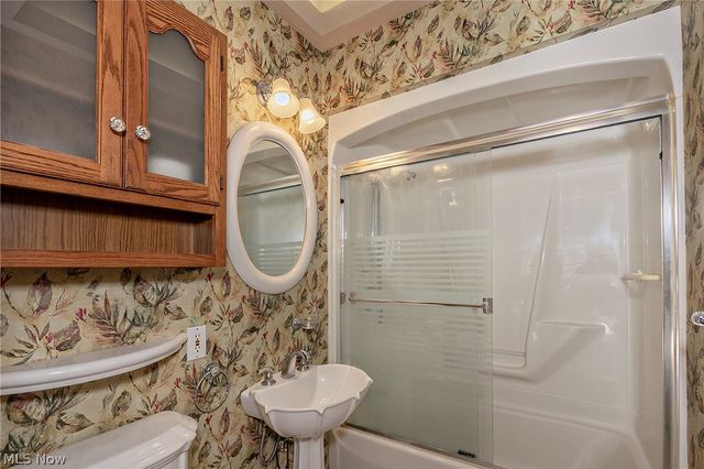 1016 Lander Road, Highland Heights, OH 44143