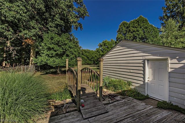 1016 Lander Road, Highland Heights, OH 44143