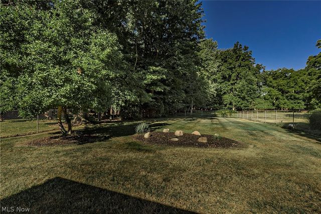 1016 Lander Road, Highland Heights, OH 44143