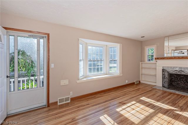 1016 Lander Road, Highland Heights, OH 44143