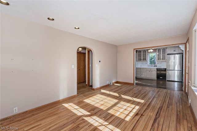 1016 Lander Road, Highland Heights, OH 44143