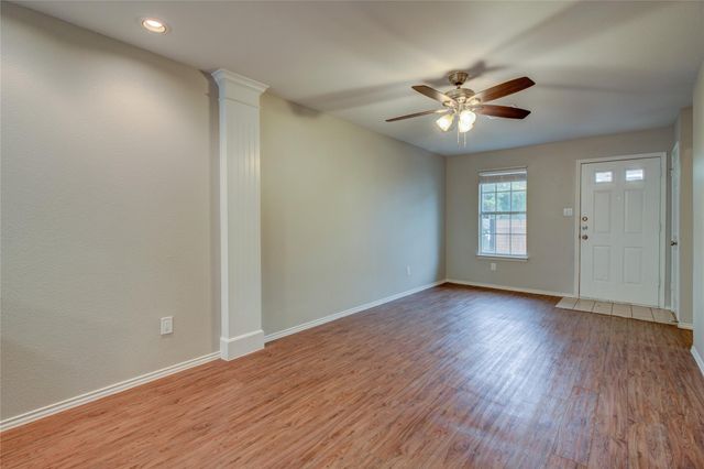 202 S College ST 3, Georgetown, TX 78626