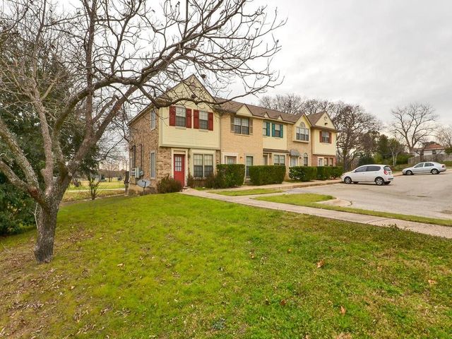 202 S College ST 3, Georgetown, TX 78626