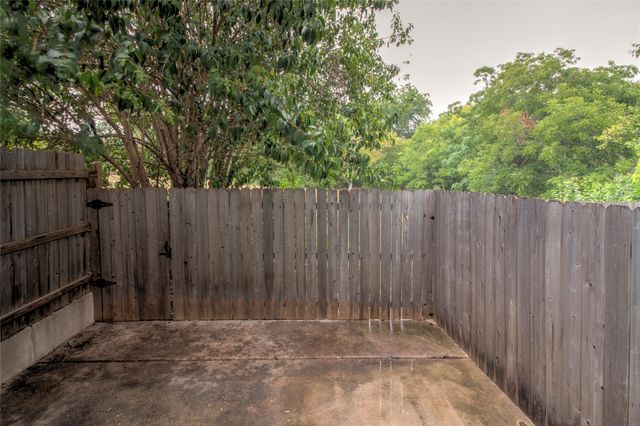 202 S College ST 3, Georgetown, TX 78626