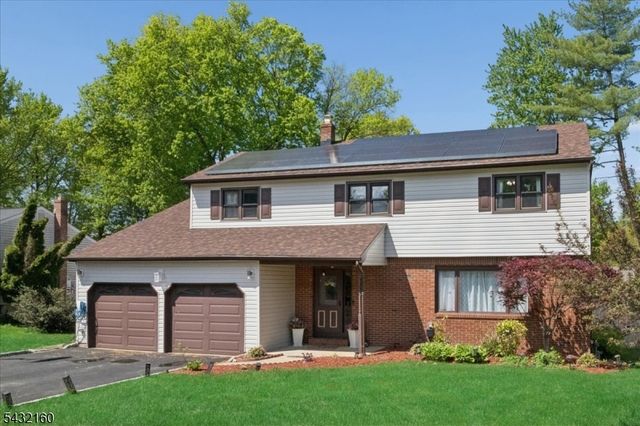 24 Sandalwood Dr, Edison Twp., NJ 08820