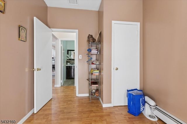 24 Sandalwood Dr, Edison Twp., NJ 08820