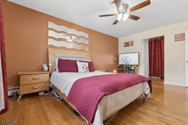 24 Sandalwood Dr, Edison Twp., NJ 08820