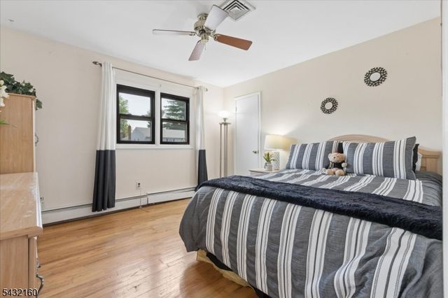 24 Sandalwood Dr, Edison Twp., NJ 08820
