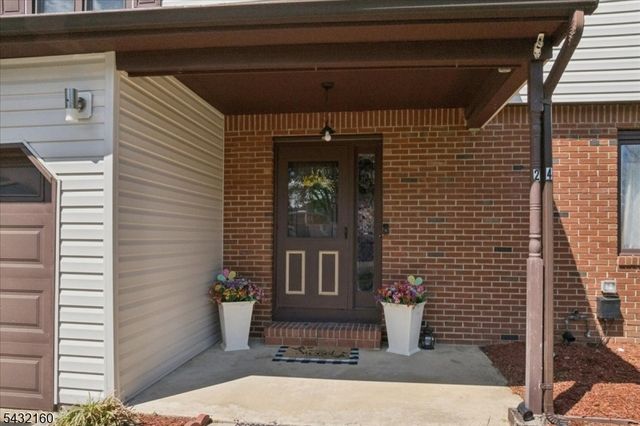24 Sandalwood Dr, Edison Twp., NJ 08820