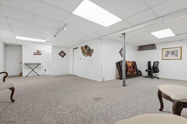 24 Sandalwood Dr, Edison Twp., NJ 08820