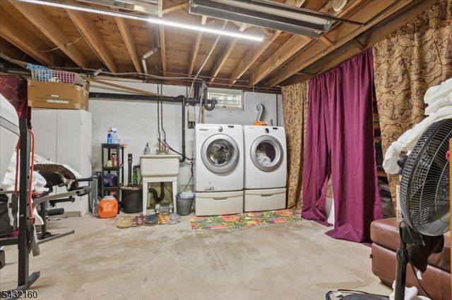 24 Sandalwood Dr, Edison Twp., NJ 08820