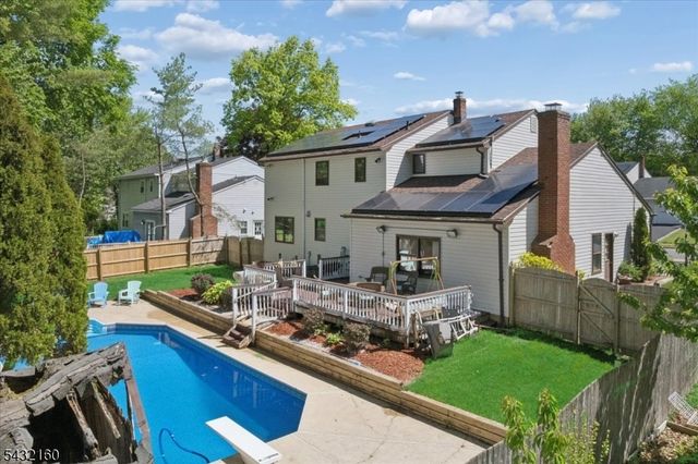 24 Sandalwood Dr, Edison Twp., NJ 08820