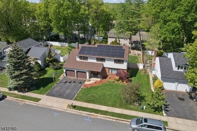 24 Sandalwood Dr, Edison Twp., NJ 08820