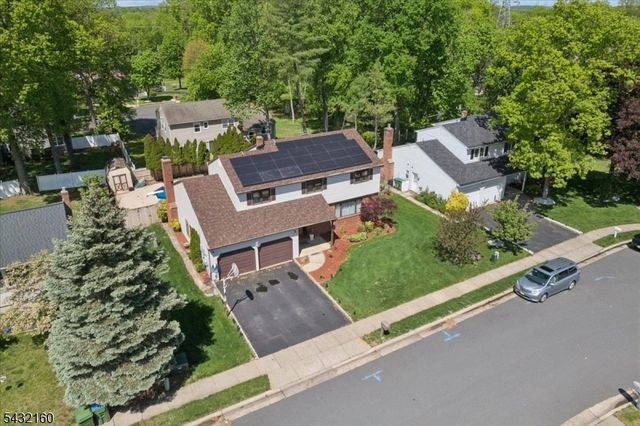 24 Sandalwood Dr, Edison Twp., NJ 08820