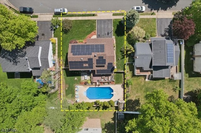 24 Sandalwood Dr, Edison Twp., NJ 08820