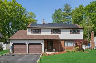 24 Sandalwood Dr, Edison Twp., NJ 08820