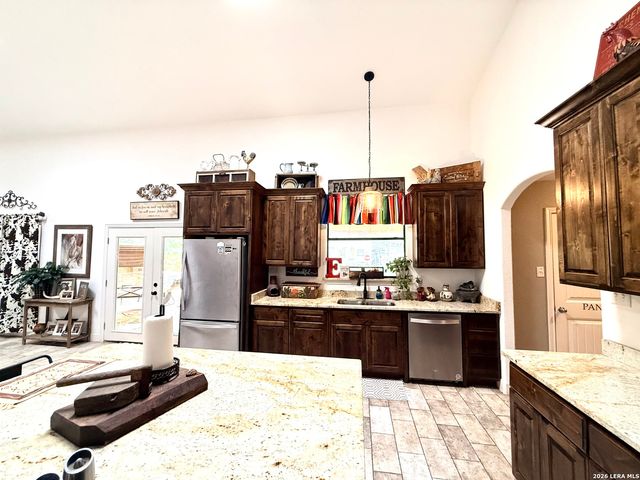 5923 Pioneer Rdg, San Antonio, TX 78245